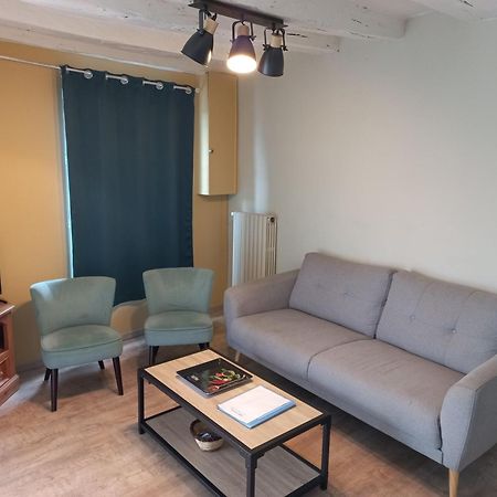 Agreable Maison De Ville Au Coeur De 希农 外观 照片