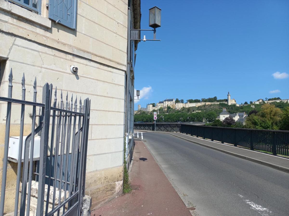 Agreable Maison De Ville Au Coeur De 希农 外观 照片